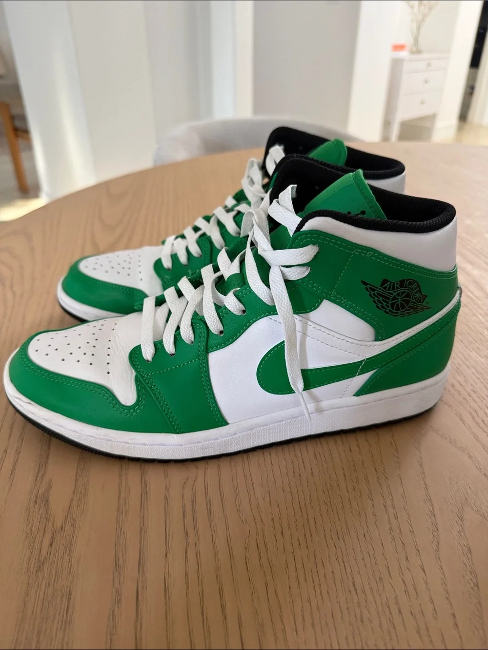 Air Jordan 1 Mid 